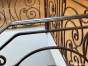 Vitan casa spatioasa,compusa din 6 camere 