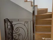 Vitan casa spatioasa,compusa din 6 camere 