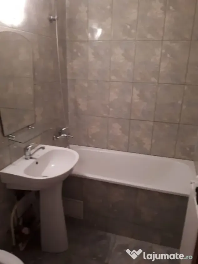 Garsoniera in zona Dacia