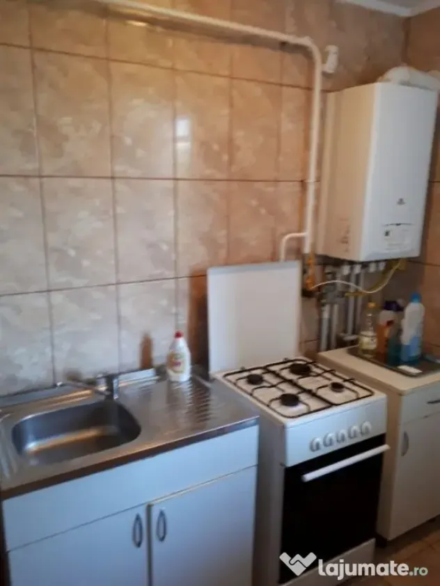 Garsoniera in zona Dacia