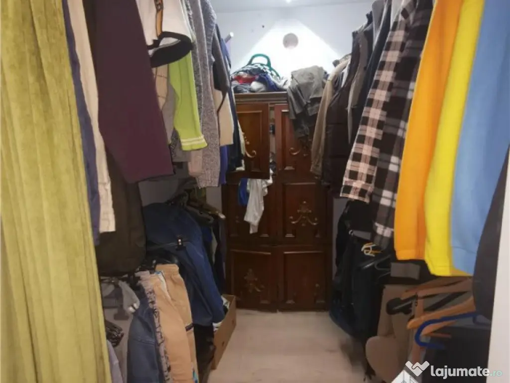 Vila individuala parter 3 camere cu teren 400mp intrare Domn