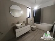 Vila Individuala Cu Magazie si Pivnita - 530mp Teren- Otopen 