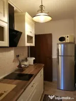 Apartament o camera de inchiriat zona Piata 700