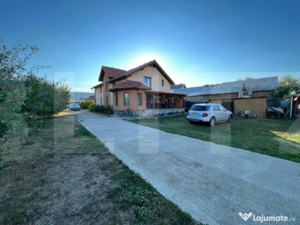 Casa la cheie, 280 mp utili, teren 1400 mp, Apahida