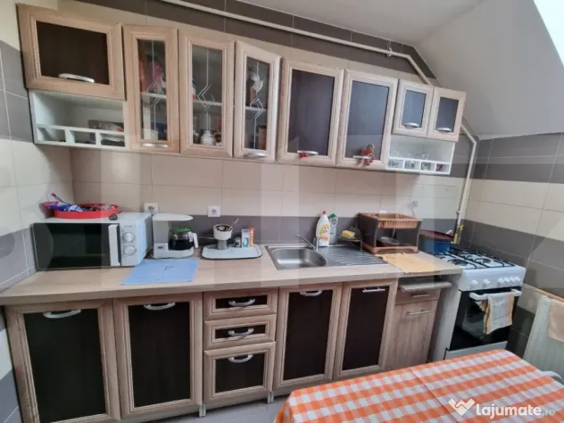 Apartament 4 camere, 93mp, balcon, 2 bai, zona Regal, Baciu