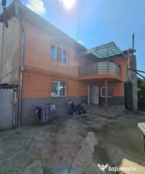 Casa individuala cu 5 camere, 216 mp de teren