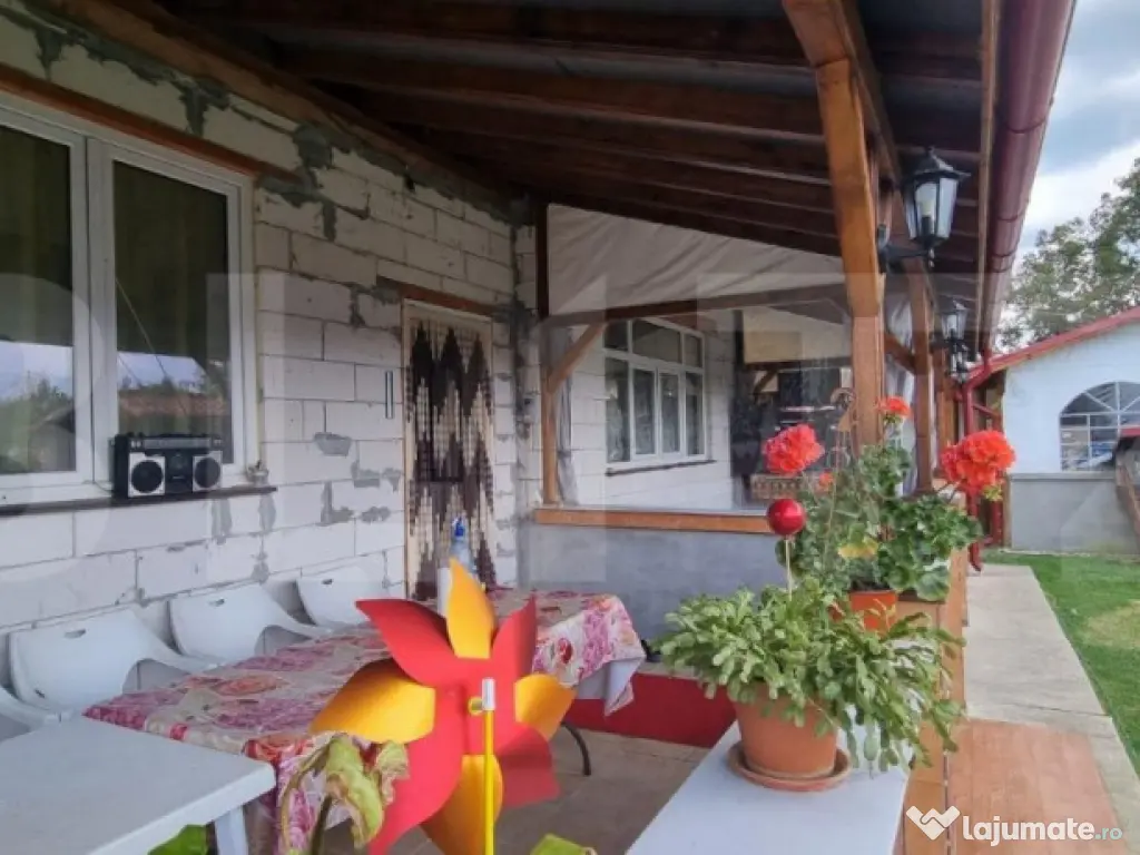 Casa individuala, 4 camere, 200 mp si teren 1800 mp, Magurel