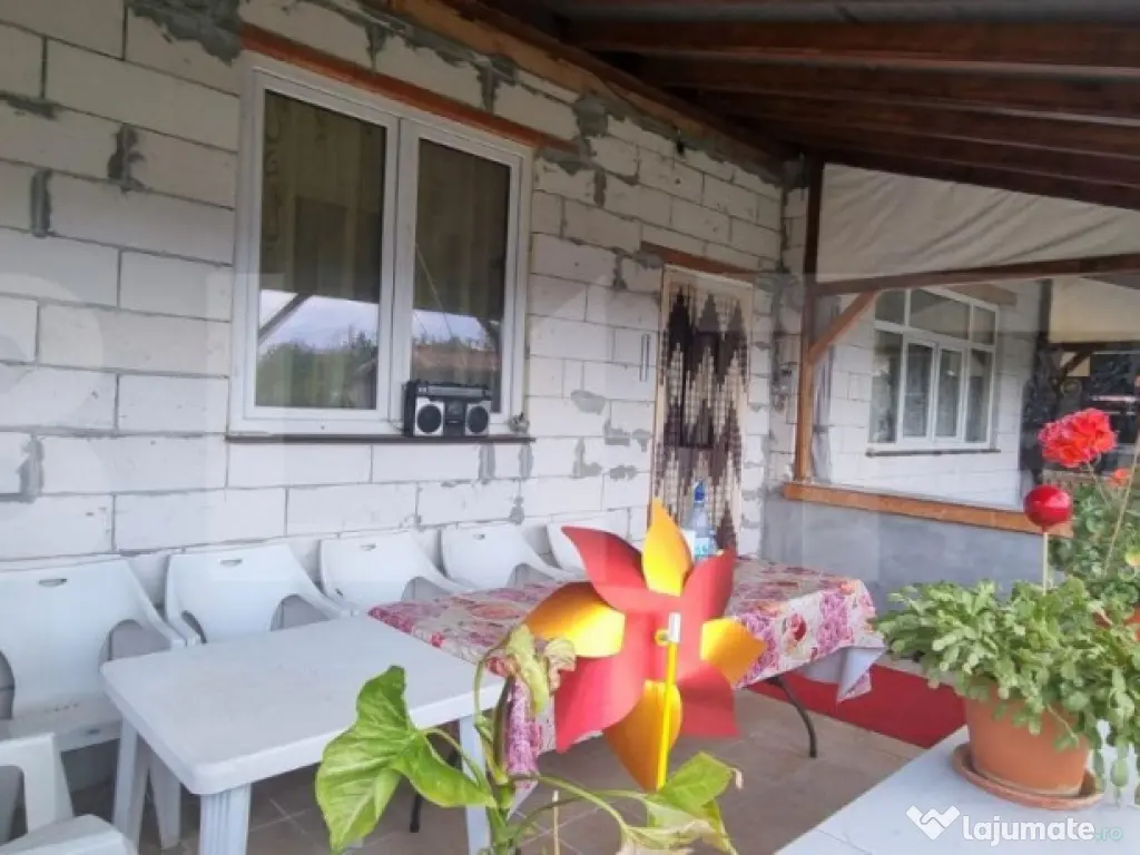 Casa individuala, 4 camere, 200 mp si teren 1800 mp, Magurel