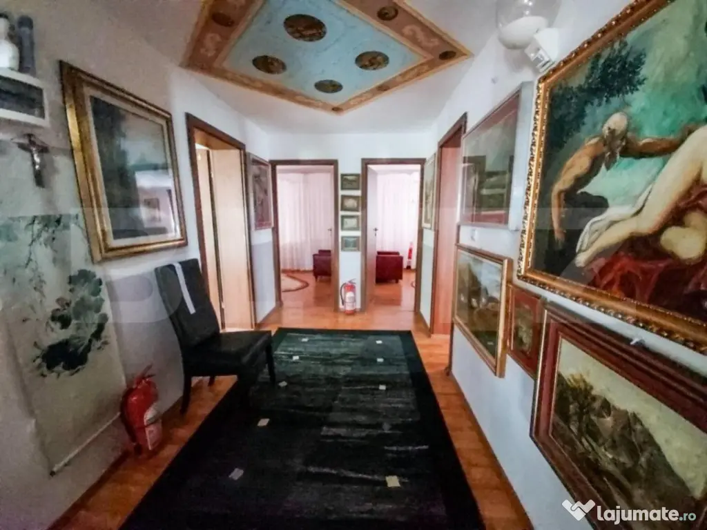 Pensiune 3*, 484 mp utili și 1000 mp teren, Predeal!