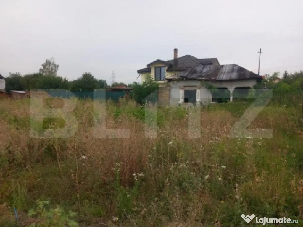 Teren intravilan 670mp, Priseaca