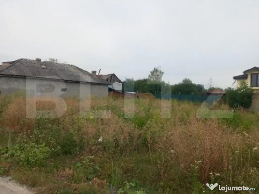 Teren intravilan 670mp, Priseaca