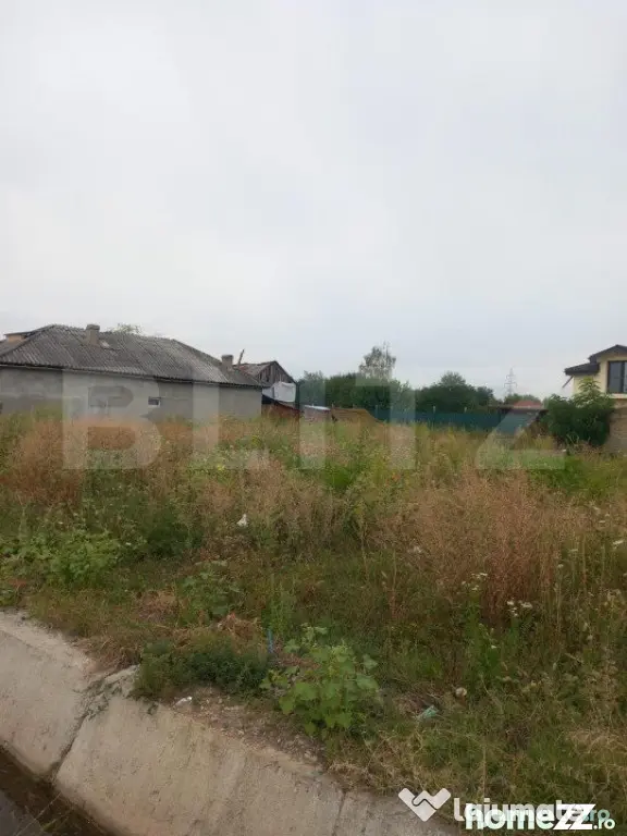 Teren intravilan 670mp, Priseaca
