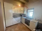 Casă / Vilă cu 4 camere de vânzare 