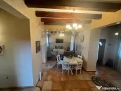 Casă / Vilă cu 4 camere de vânzare 