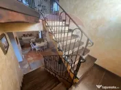 Casă / Vilă cu 4 camere de vânzare 