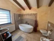 Casă / Vilă cu 4 camere de vânzare 