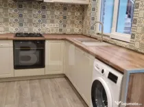 Case alăturate cu grădină, parcare și potențial comerci