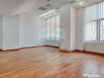 Birou de închiriat în clădire de birouri, Brașov, lâ...