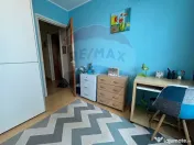 Apartament cu 3 camere de vânzare în zona 1 Decembrie 1... 