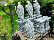 Set 3 statuete vulturi cu socluri, gri antichizat. 
