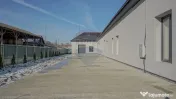Hala moderna si incalzita | curte betonata | 2 niveluri |...