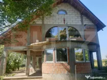 Casa/Vilă, 341 mp construiti, teren 1000 mp, Tărtășești