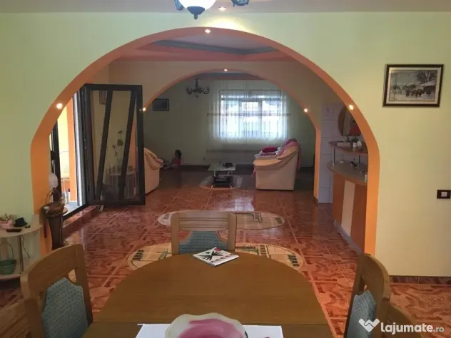 NOU* Vila 350mp cu teren 2000mp in Bucium !