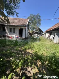 Casa cu 3 camere, 80 mp + 11 arii teren, Localitatea Teaca