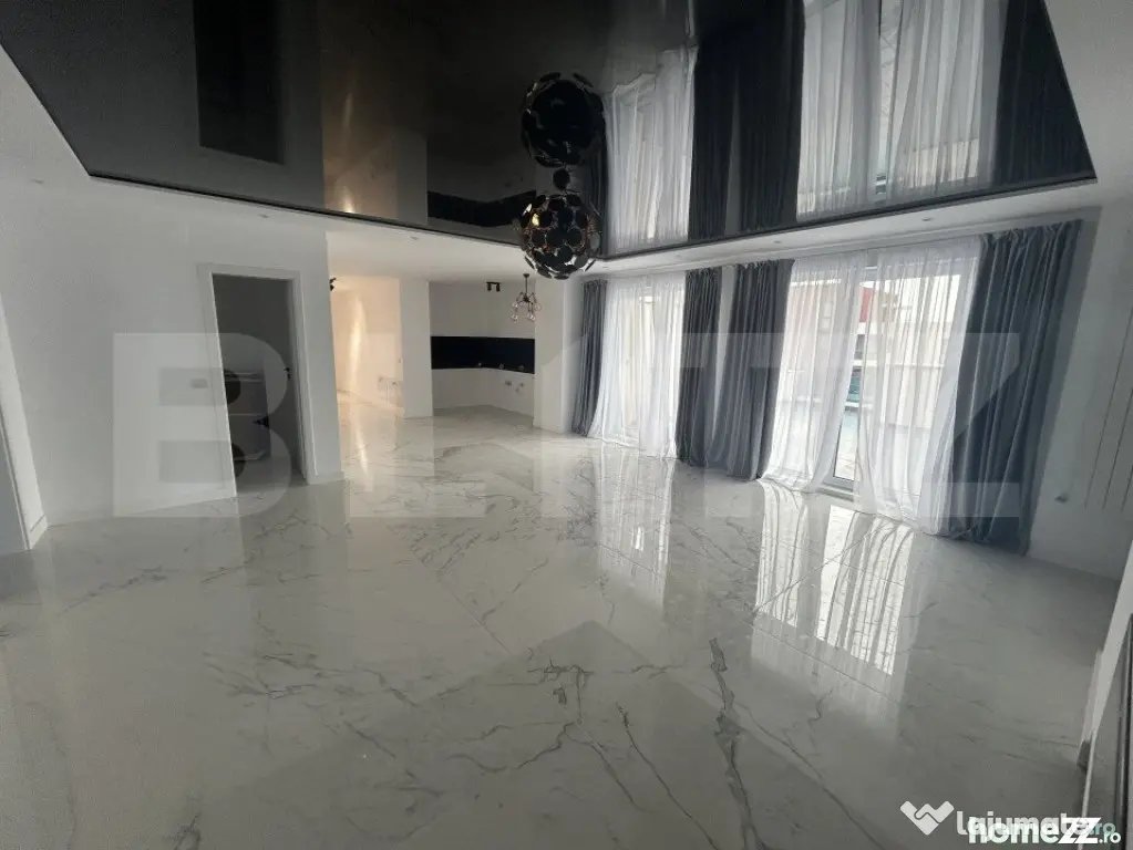 Penthouse superb de 200 mp, cu terasa de 40 mp, zona Nufarul - Oradea (Bihor)