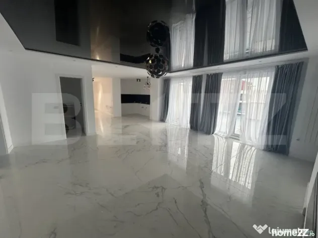 Penthouse superb de 200 mp, cu terasa de 40 mp, zona Nufarul - Oradea (Bihor)