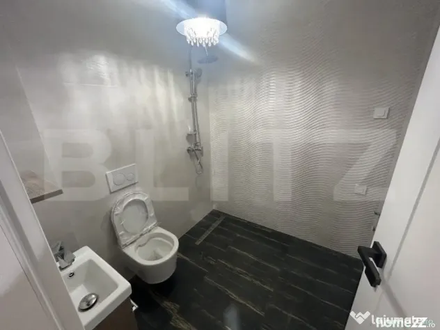 Penthouse superb de 200 mp, cu terasa de 40 mp, zona Nufarul - Oradea (Bihor)