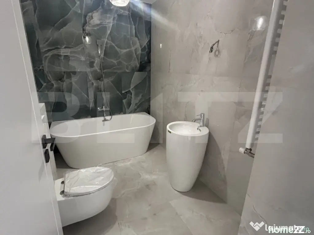 Penthouse superb de 200 mp, cu terasa de 40 mp, zona Nufarul - Oradea (Bihor)