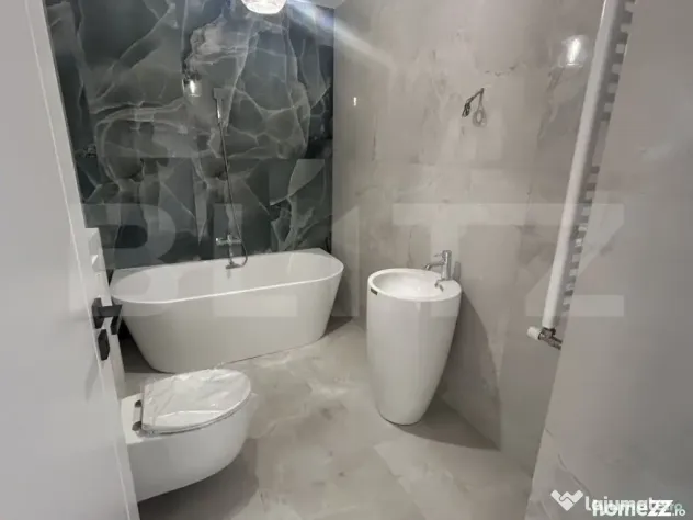 Penthouse superb de 200 mp, cu terasa de 40 mp, zona Nufarul - Oradea (Bihor)