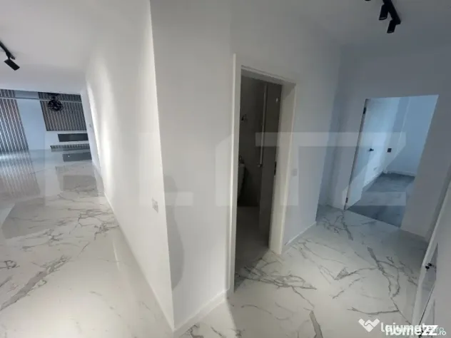 Penthouse superb de 200 mp, cu terasa de 40 mp, zona Nufarul - Oradea (Bihor)