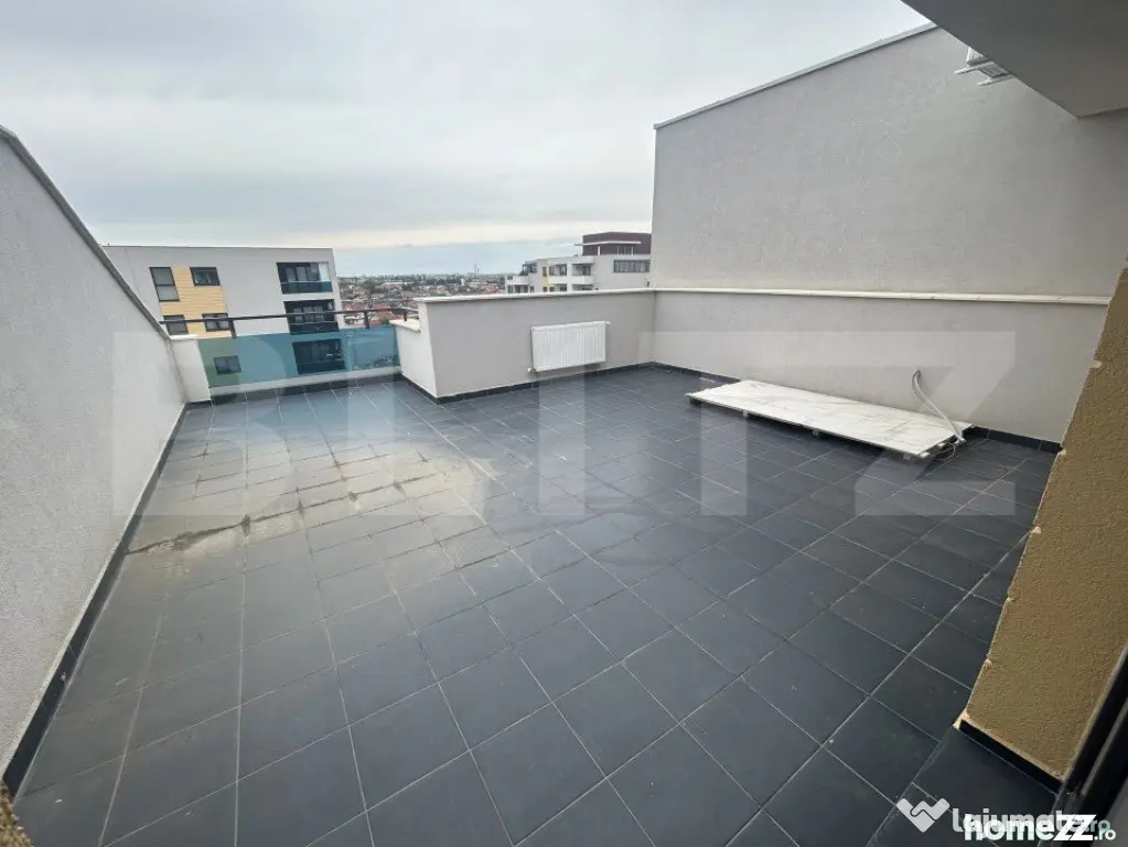 Penthouse superb de 200 mp, cu terasa de 40 mp, zona Nufarul - Oradea (Bihor)