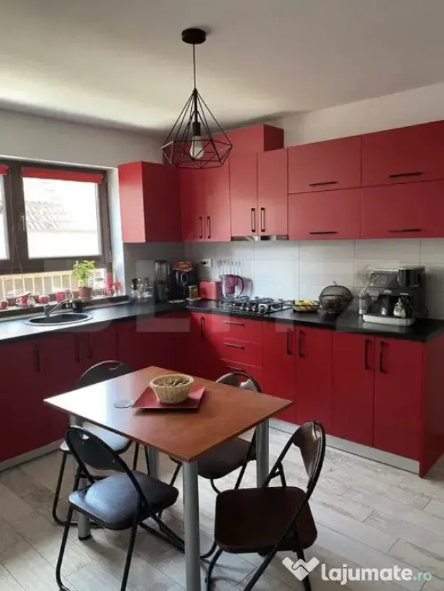 Casa individuala, Izvor