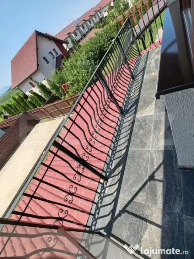Casa individuala, Izvor