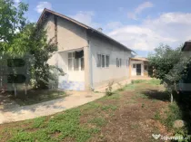 Casa individuala cu 4 camere, teren 2906 mp, la 3 km de Gaes