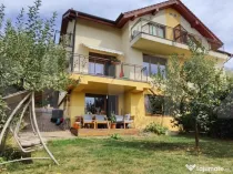 Casă cu 4 camere si apartament de 2 camere, 180mp utili vie