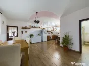 Vila cu 6 camere, teren 1200mp de vanzare- Varasti, la 4 ... 