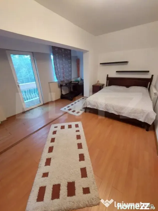 Vila, 10 camere, 580 mp, zona Cartier Albert - Ploiesti (Prahova)