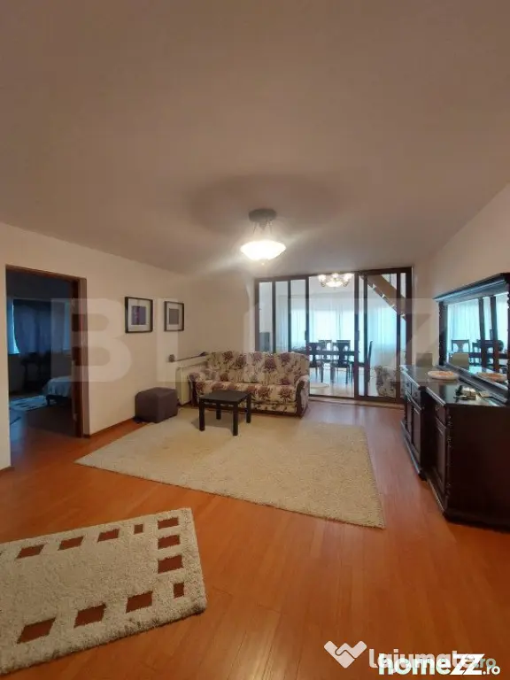 Vila, 10 camere, 580 mp, zona Cartier Albert - Ploiesti (Prahova)