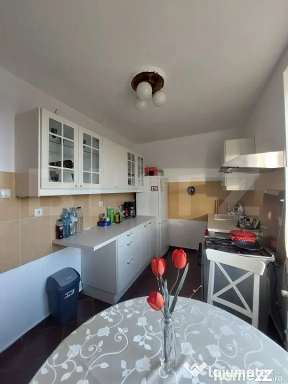Vila, 10 camere, 580 mp, zona Cartier Albert - Ploiesti (Prahova)