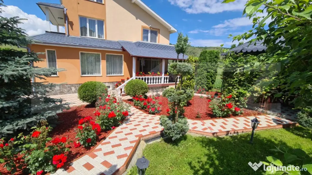 Vila superba de vanzare in zona Livezeni cu priveliste deose