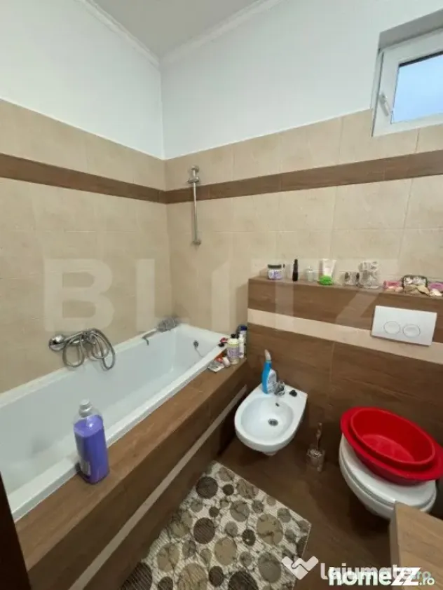 Apartament decomandat de vanzare, cu 3 camere, 111 mp, Centr - Satu Mare (Satu-Mare)