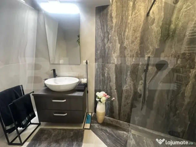 Apartament cu 4 camere, 132 mp, parcare , Zorilor