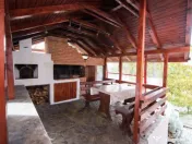 VANZARE / SCHIMB PENSIUNE in zona de munte, langa Pestera M 