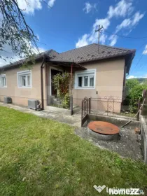 Casă de 100 mp utili cu teren de 1340 mp – Comuna Șinter