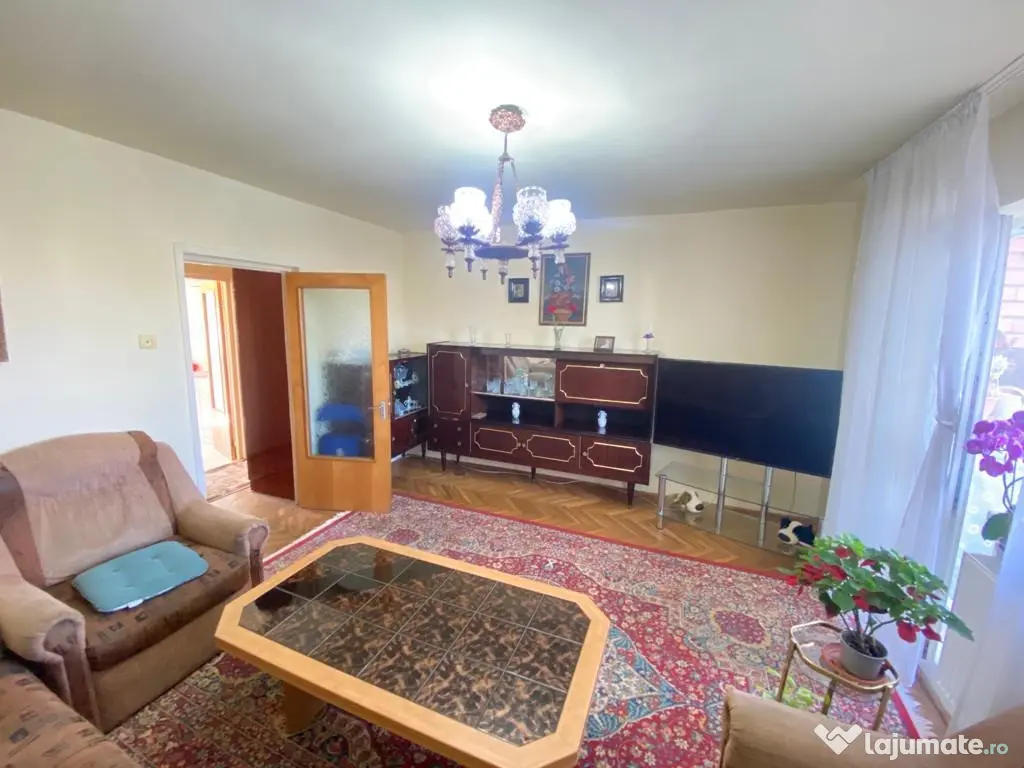 Apartament 4 camere, zona Miorita