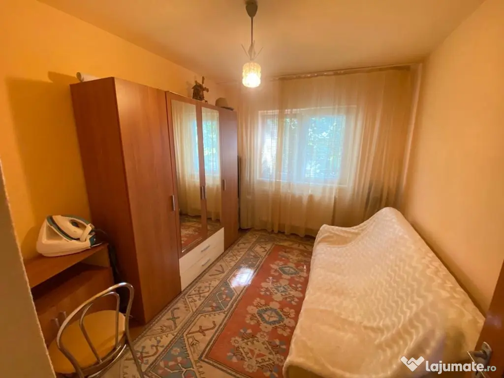Apartament 4 camere, zona Miorita